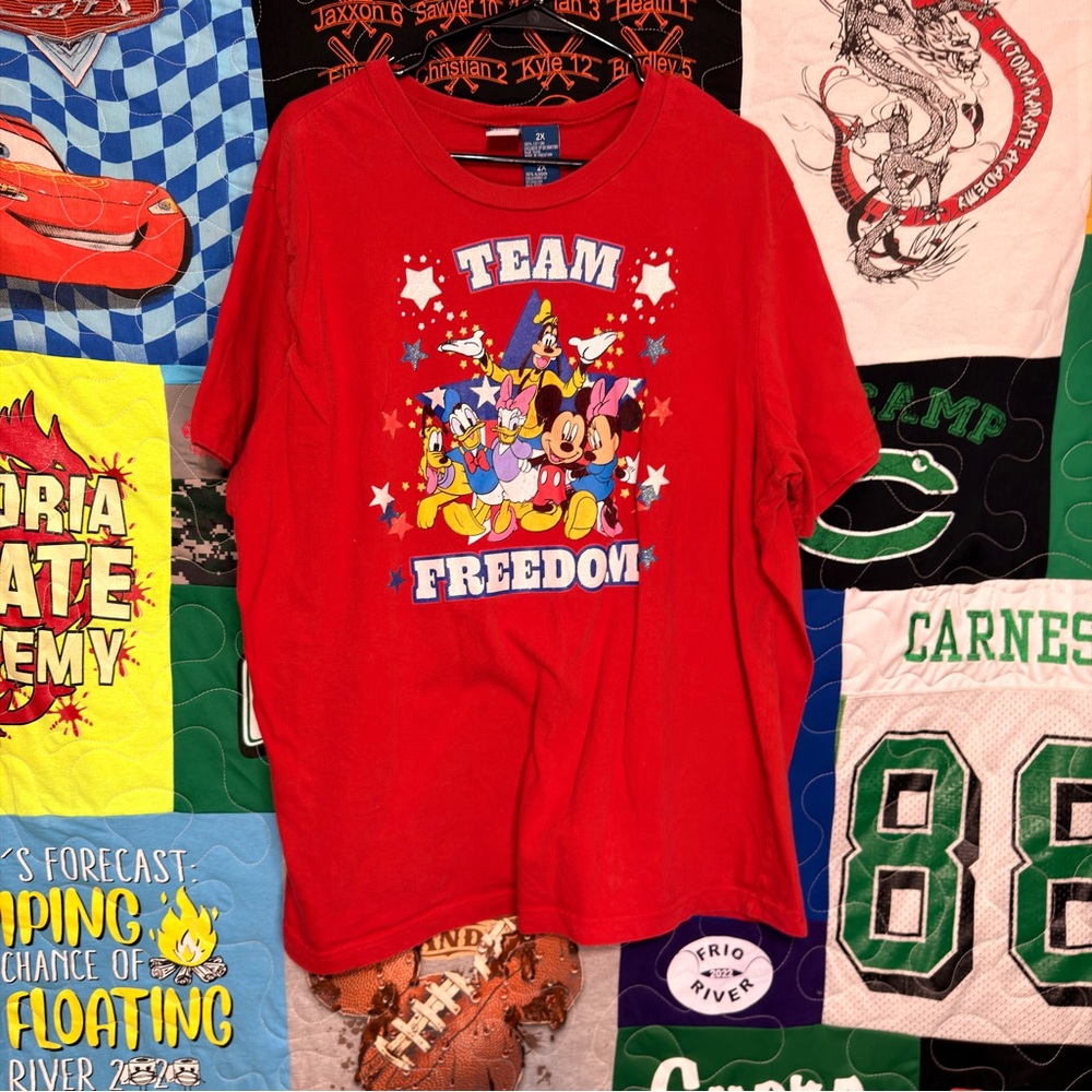 Disney Team Freedom Graphic Tee Red 2X 100% cotton